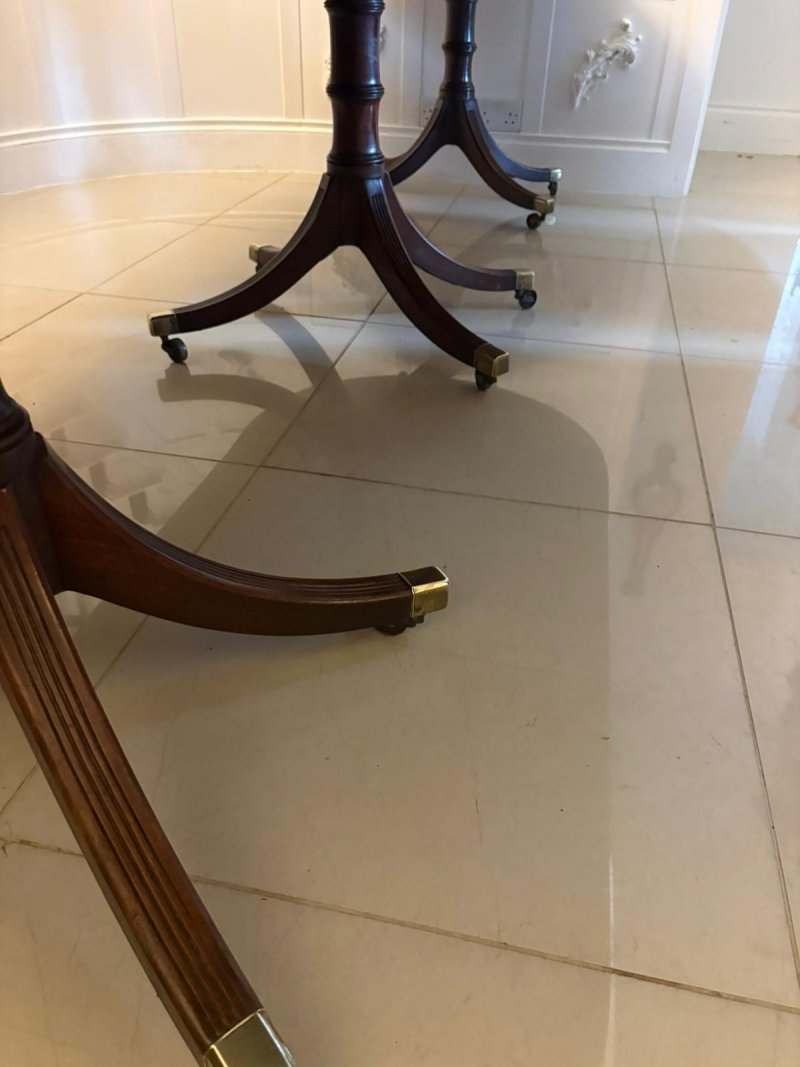 Antique Georgian Mahogany Triple Pillar Dining Table 12–14 Seater Extending with Two Leaves - Image 5